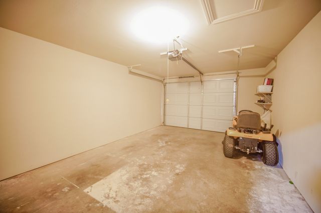 128 Oak Creek Street, Jacksboro, TX 76458