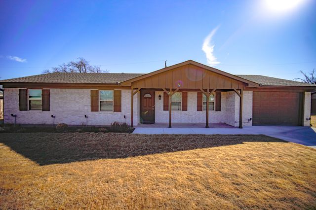 128 Oak Creek Street, Jacksboro, TX 76458