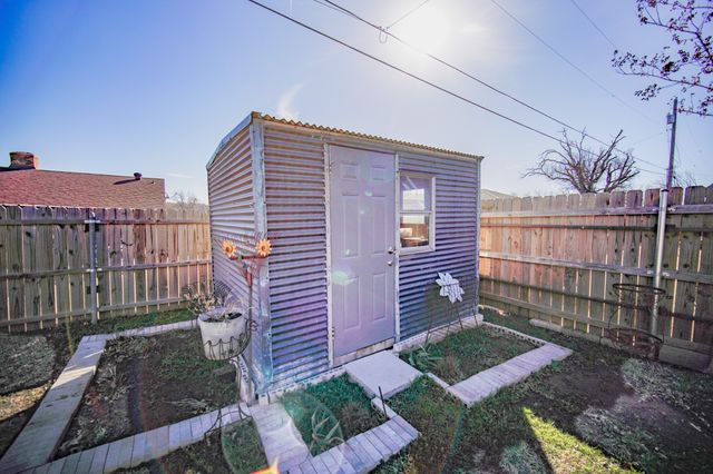 128 Oak Creek Street, Jacksboro, TX 76458