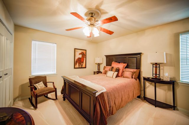 128 Oak Creek Street, Jacksboro, TX 76458