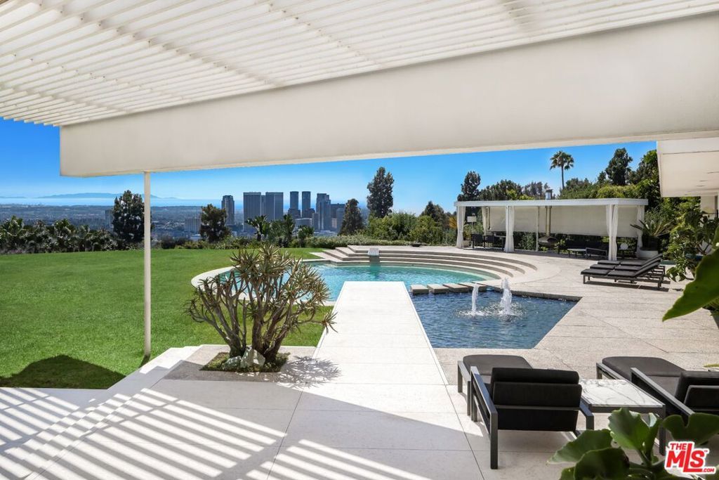 Image 1 of property listing at 1012 Wallace, Beverly Hills, CA 90210