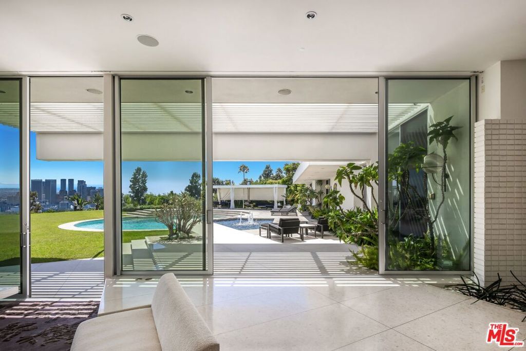 Image 10 of property listing at 1012 Wallace, Beverly Hills, CA 90210