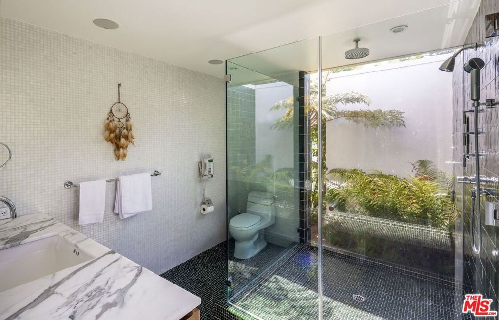Image 29 of property listing at 1012 Wallace, Beverly Hills, CA 90210