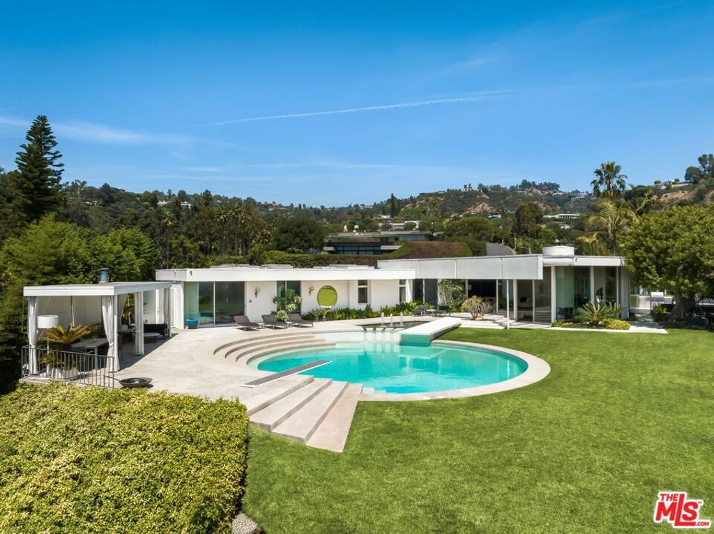 Image 30 of property listing at 1012 Wallace, Beverly Hills, CA 90210