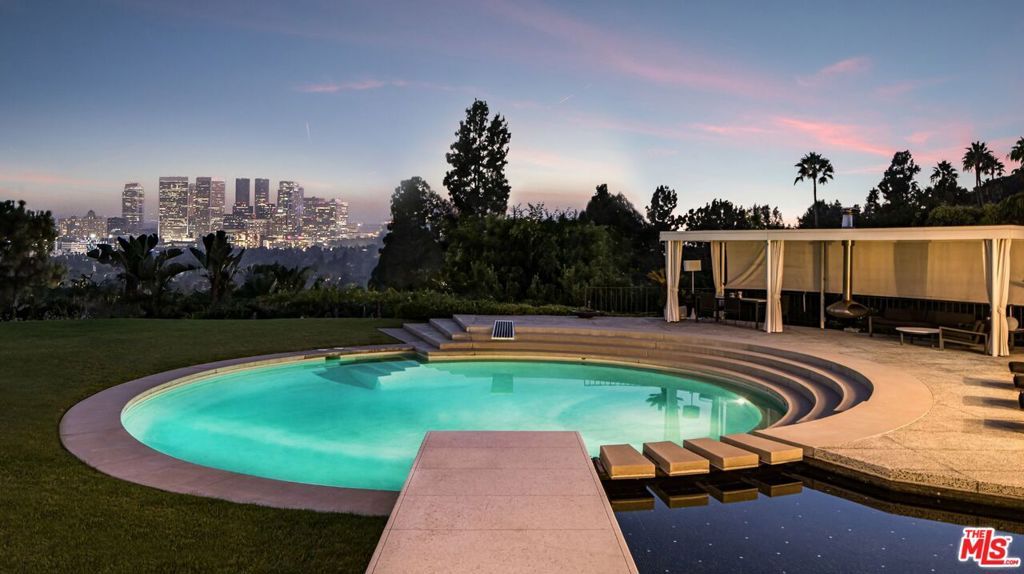 Image 39 of property listing at 1012 Wallace, Beverly Hills, CA 90210