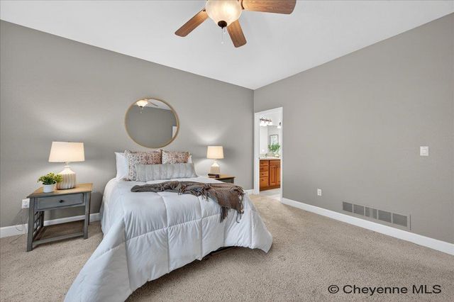 933 FEATHER RIDGE, Cheyenne, WY 82009