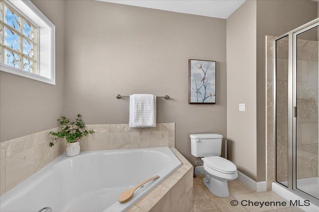 933 FEATHER RIDGE, Cheyenne, WY 82009