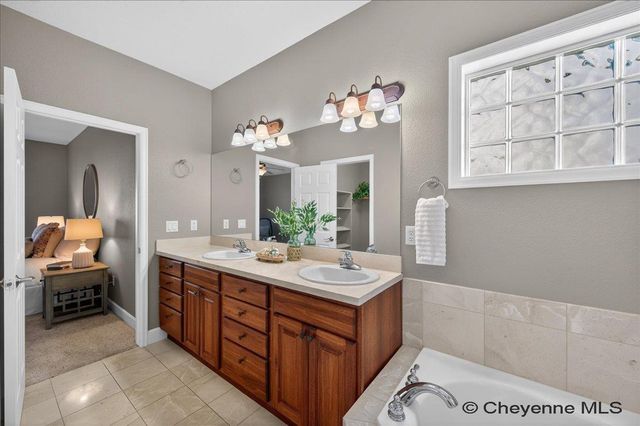 933 FEATHER RIDGE, Cheyenne, WY 82009