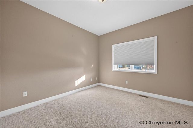 933 FEATHER RIDGE, Cheyenne, WY 82009
