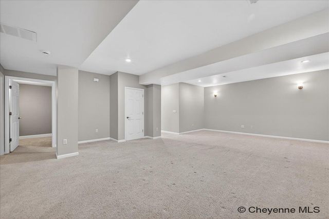 933 FEATHER RIDGE, Cheyenne, WY 82009
