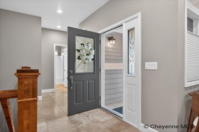 933 FEATHER RIDGE, Cheyenne, WY 82009