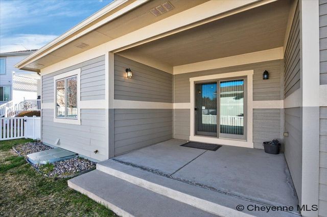 933 FEATHER RIDGE, Cheyenne, WY 82009