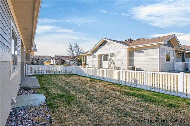 933 FEATHER RIDGE, Cheyenne, WY 82009