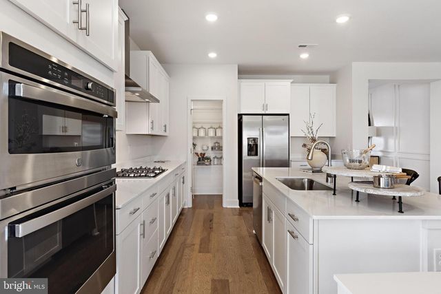 1 WILLIAM BOYER DR, Titusville, NJ 08560