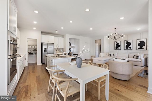 1 WILLIAM BOYER DR, Titusville, NJ 08560