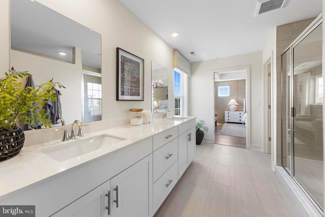 1 WILLIAM BOYER DR, Titusville, NJ 08560