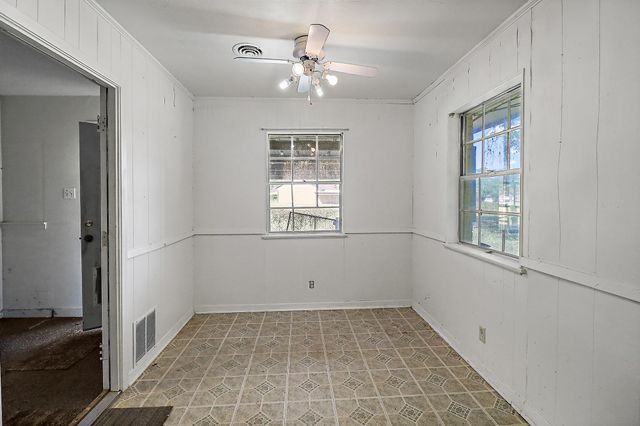 407 Lazy Lane, Anahuac, TX 77514