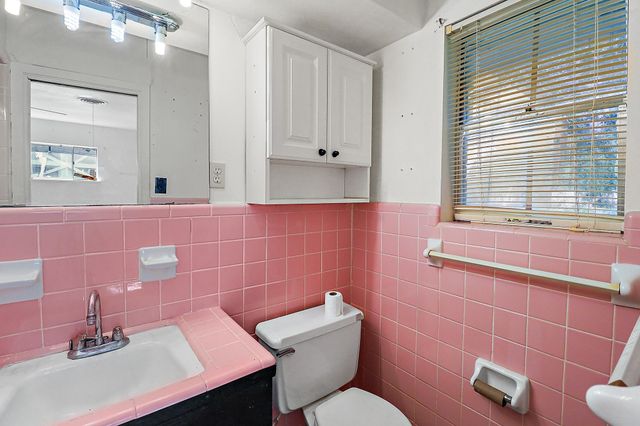 407 Lazy Lane, Anahuac, TX 77514