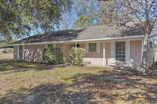 407 Lazy Lane, Anahuac, TX 77514