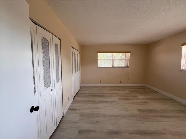 212 Oxford 400 212, West Palm Beach, FL 33417