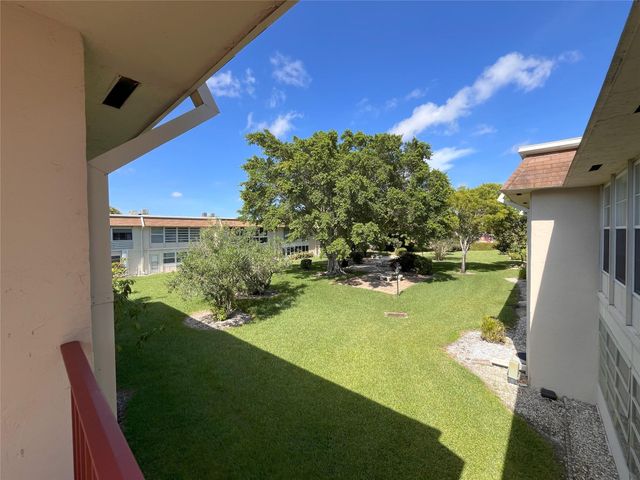 212 Oxford 400 212, West Palm Beach, FL 33417