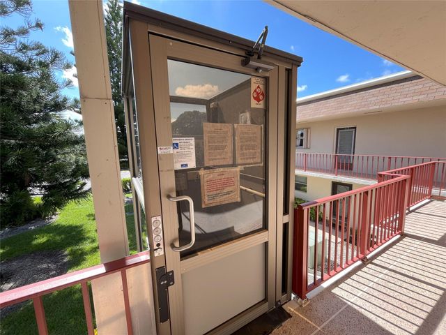 212 Oxford 400 212, West Palm Beach, FL 33417