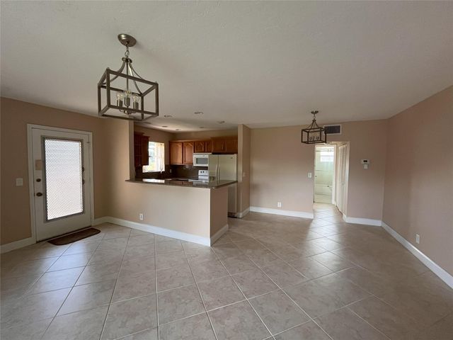 212 Oxford 400 212, West Palm Beach, FL 33417