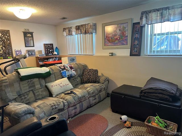 741 Mariday Street, Lake Orion, MI 48362