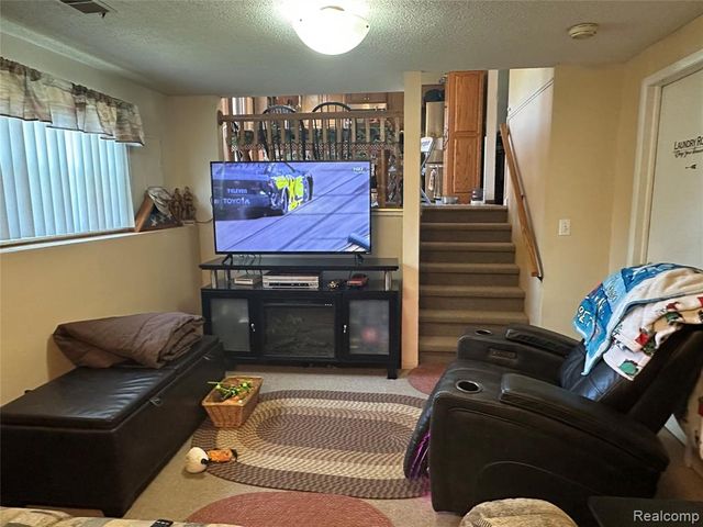 741 Mariday Street, Lake Orion, MI 48362