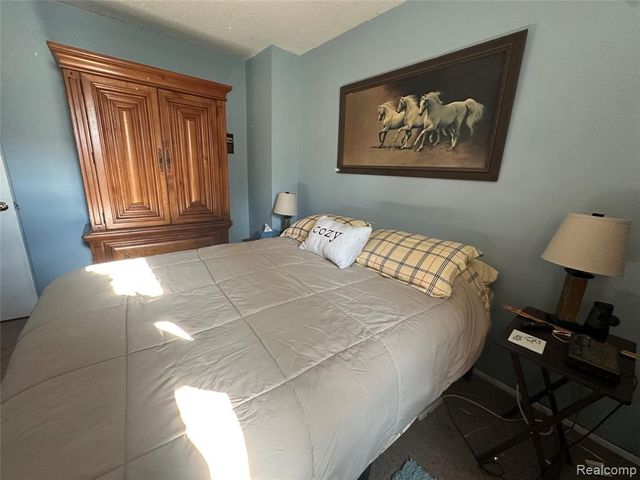 741 Mariday Street, Lake Orion, MI 48362