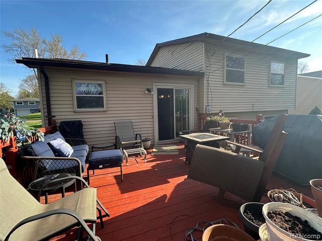 741 Mariday Street, Lake Orion, MI 48362