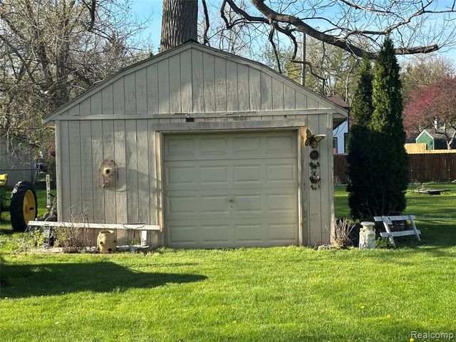 741 Mariday Street, Lake Orion, MI 48362