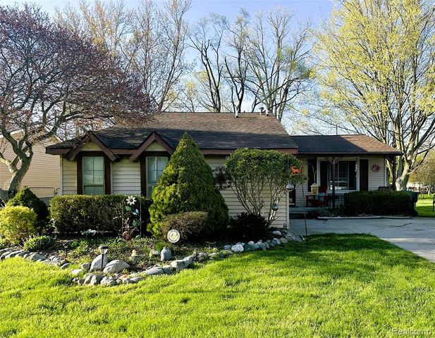 741 Mariday Street, Lake Orion, MI 48362