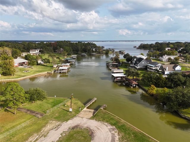 473 E Sherwood Drive, Livingston, TX 77351