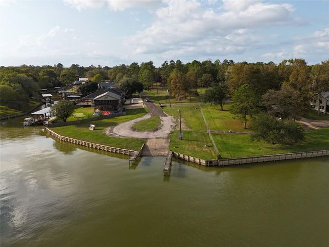 473 E Sherwood Drive, Livingston, TX 77351