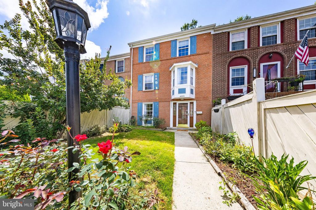 4333 CEDARLAKE CT, Alexandria, VA 22309