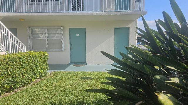 880 Horizons W 112, Boynton Beach, FL 33435