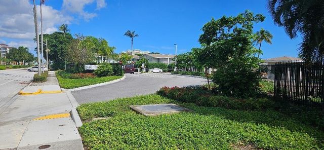 880 Horizons W 112, Boynton Beach, FL 33435