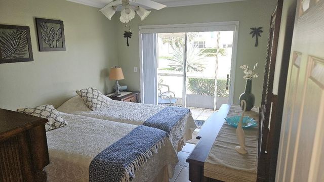 880 Horizons W 112, Boynton Beach, FL 33435