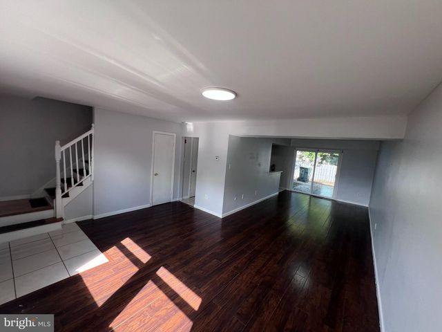 4 RICHMOND PL, Willingborough, NJ 08046