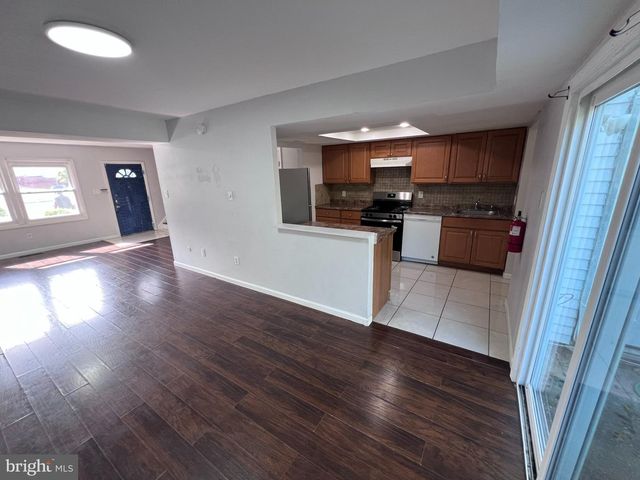 4 RICHMOND PL, Willingborough, NJ 08046