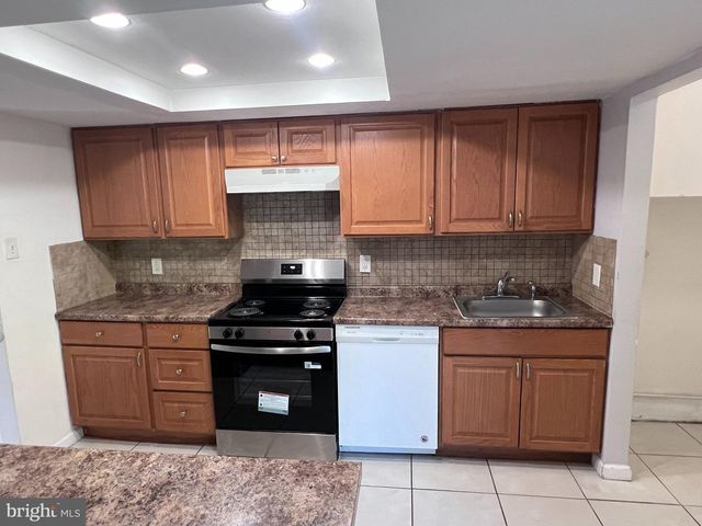 4 RICHMOND PL, Willingborough, NJ 08046