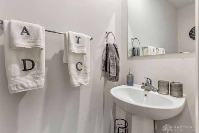 6017 Aviation Trail, Dayton, OH 45439