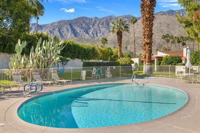 2077 S Caliente Drive, Palm Springs, CA 92264