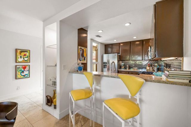 2077 S Caliente Drive, Palm Springs, CA 92264