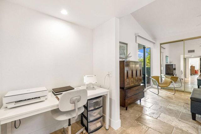 2077 S Caliente Drive, Palm Springs, CA 92264