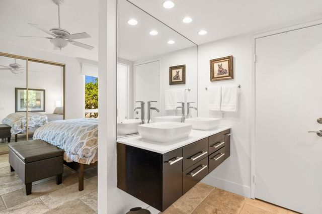 2077 S Caliente Drive, Palm Springs, CA 92264