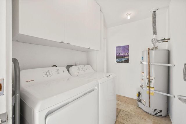 2077 S Caliente Drive, Palm Springs, CA 92264