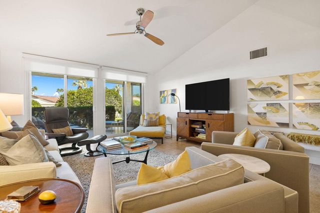 2077 S Caliente Drive, Palm Springs, CA 92264