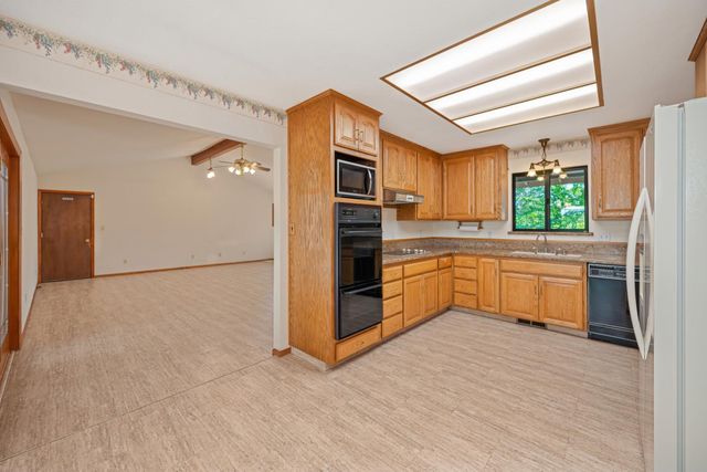 4220 Miller Oak Dr, Auburn, CA 95602
